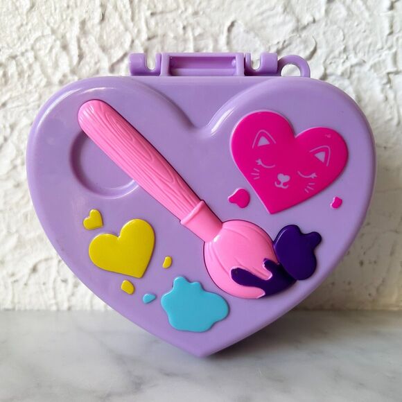 Polly Pocket Art Studio Compact Purple Heart Shape - 2021 Mattel - Picture 1 of 11